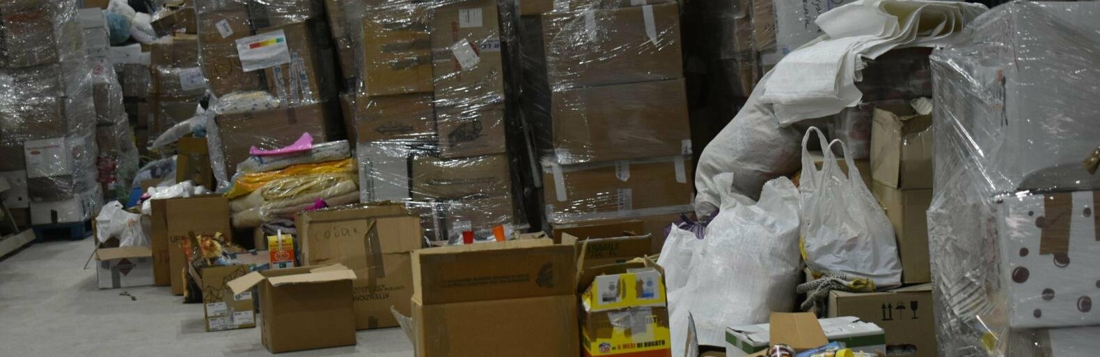У Кам'янському припиняють роздавати гуманітарну допомогу