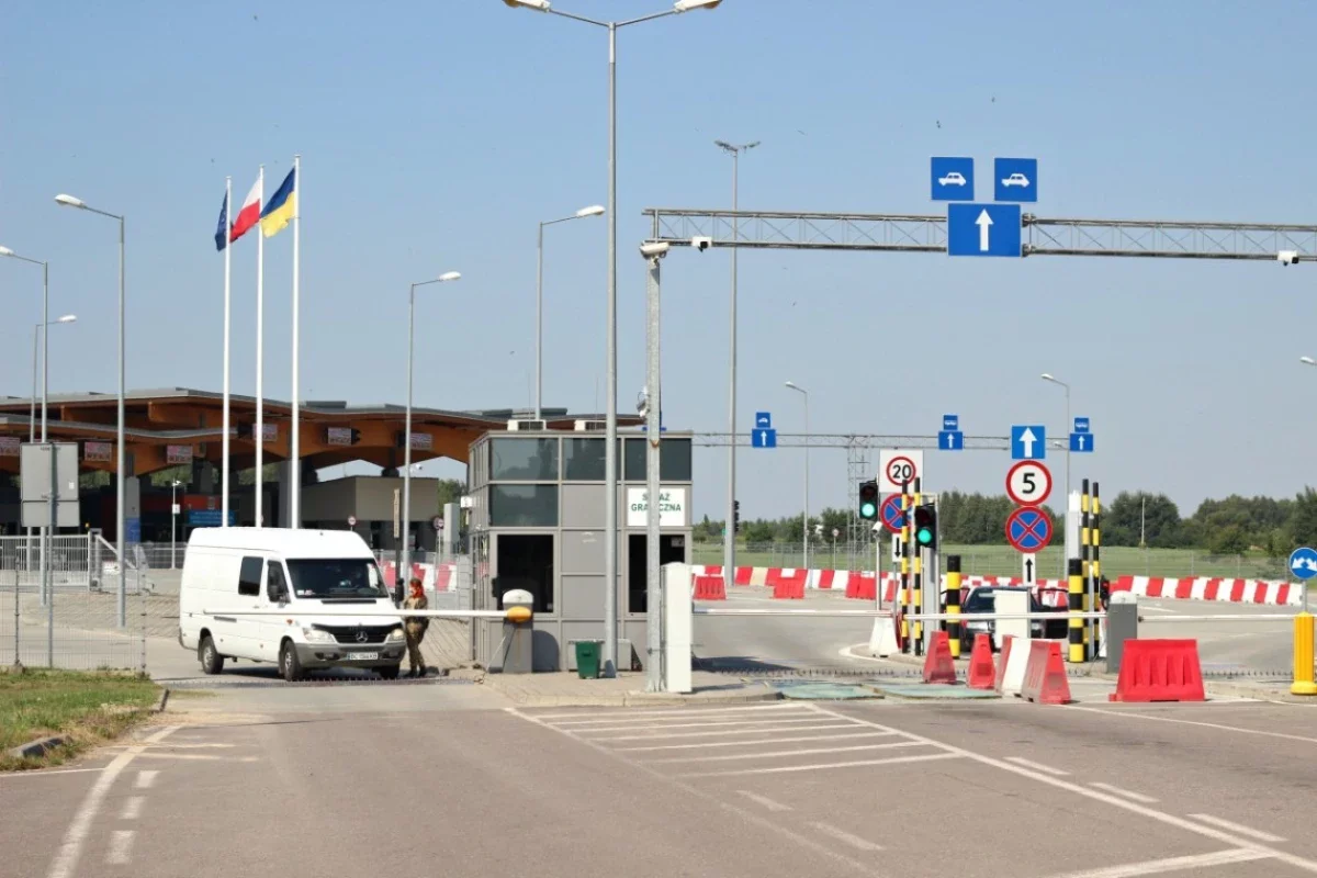 До уваги перевізників: які нові правила діятимуть при перетині українського кордону