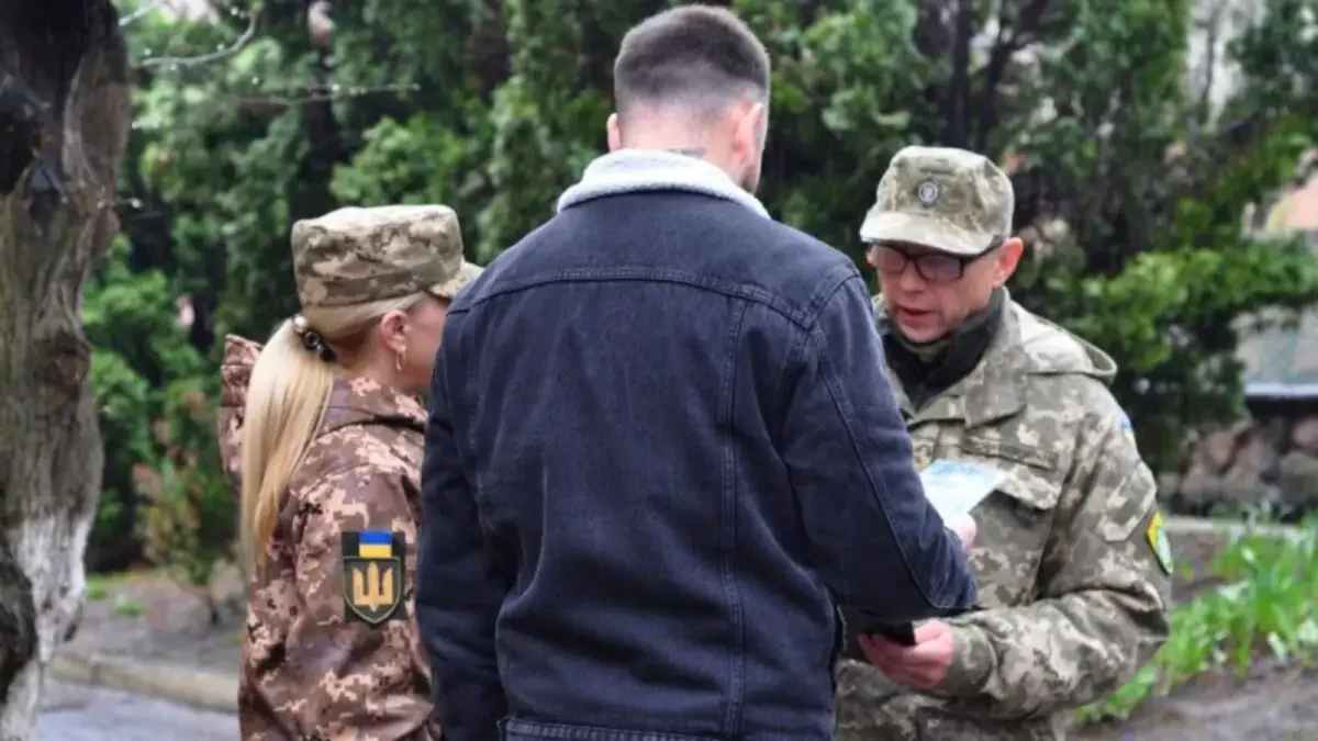 У грудні 2023 повістки вручатимуть чоловікам, які належать до 5 категорій: хто в списку