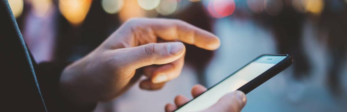 Телефонні шпигуни: як зрозуміти, що за вашим телефоном стежать