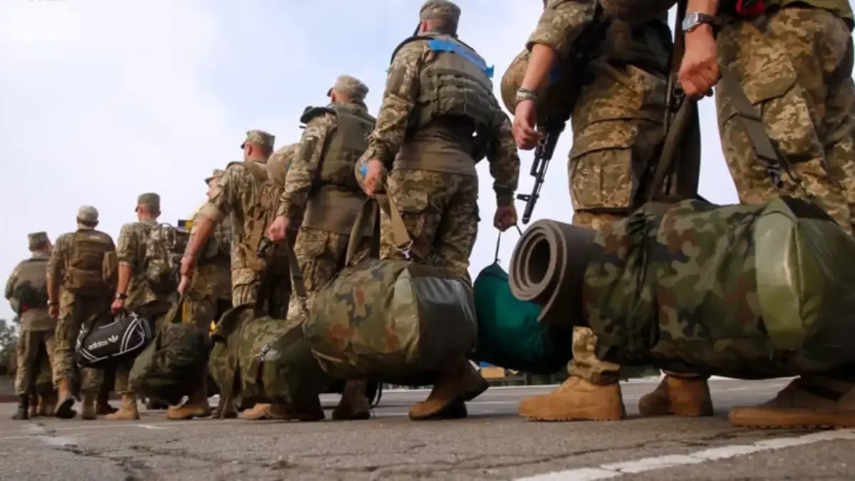 Призовний вік в Україні: чи підлягають мобілізації чоловіки до 27 років, які не служили