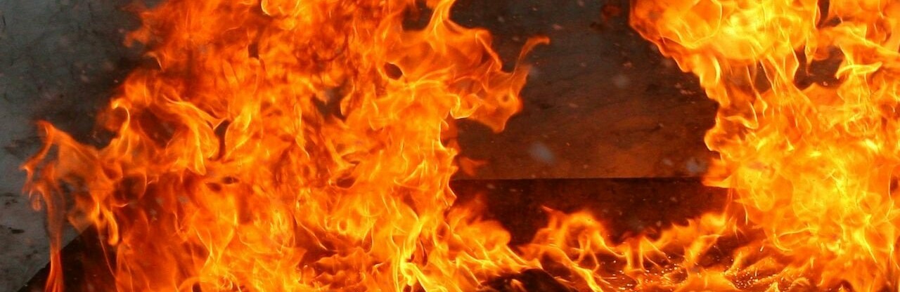 Згоріла кімната: у Кам'янському збирають допомогу людині з інвалідністю