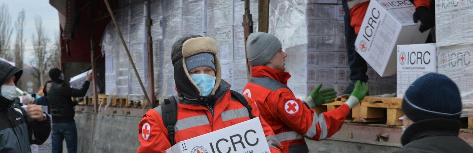 Червоний Хрест виплатить українцям по 2500 гривень: умови
