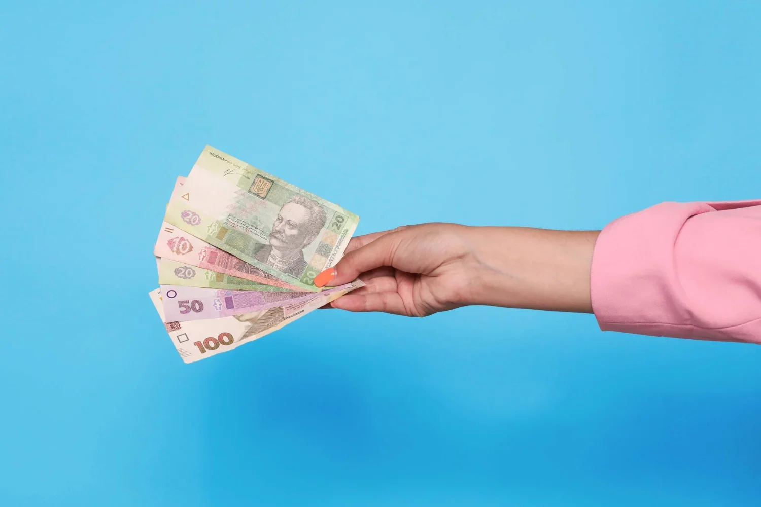 Україною знов 