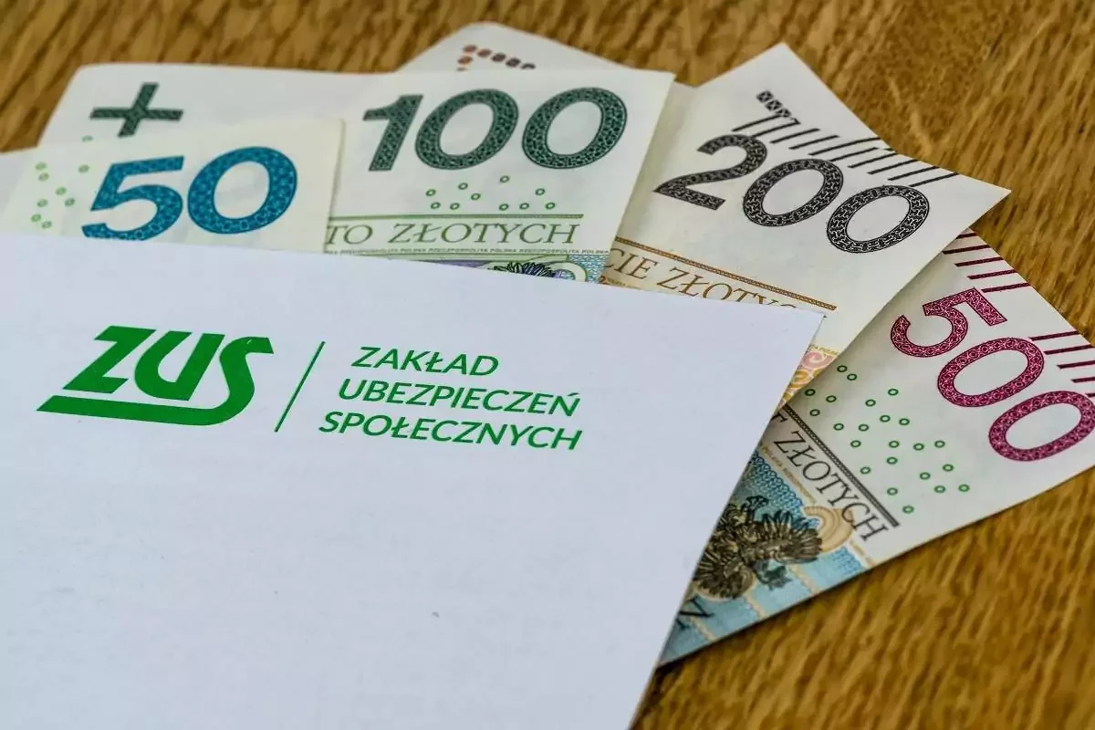 Українські біженці можуть отримувати польську пенсію: що для цього потрібно