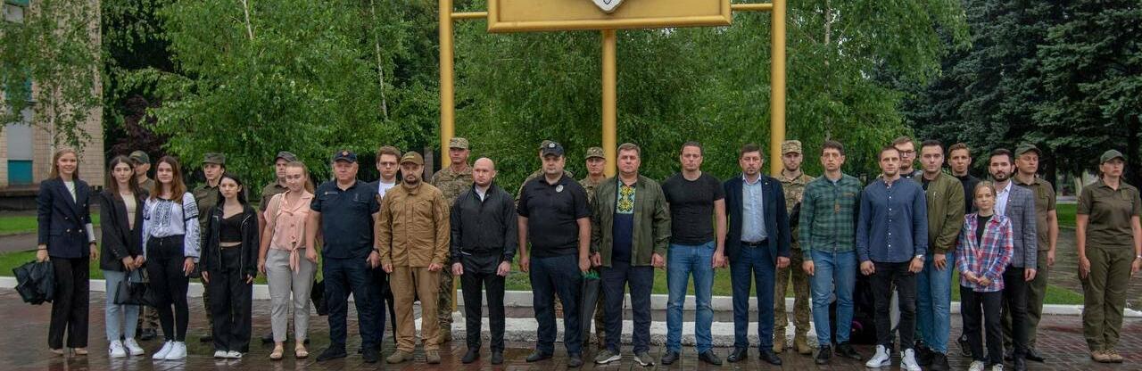 У Кам'янському провели урочисте підняття Прапора України на честь Дня Державності
