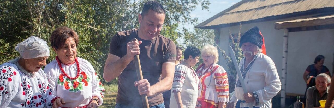 У Карнаухівці презентували традиційну зливану кашу