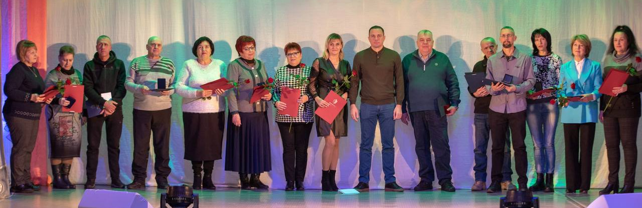 Мер Кам'янського нагородив працівників трамвайного господарства