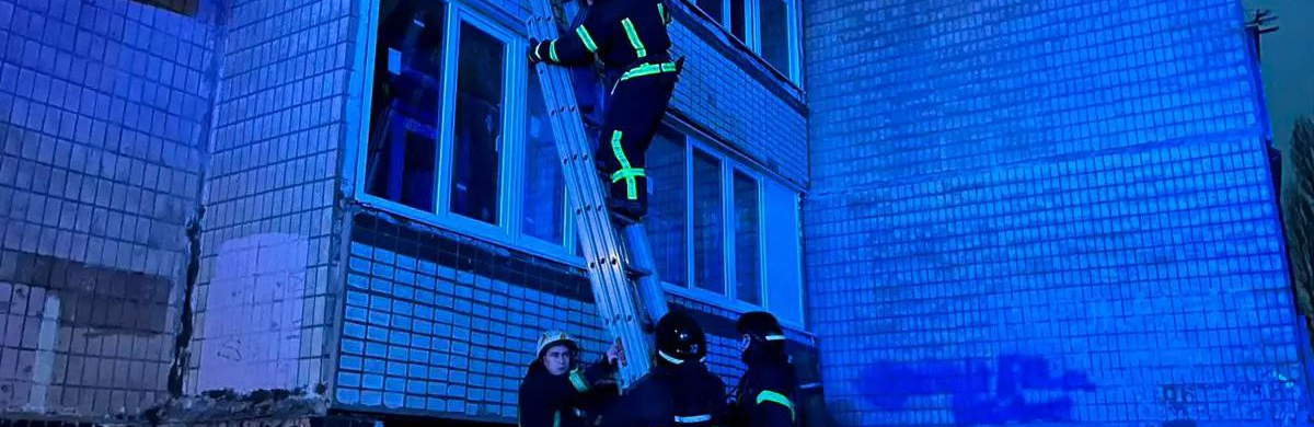 У Кам'янському під час пожежі в багатоповерхівці врятували чоловіка