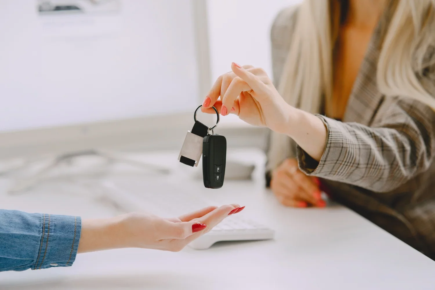 Продаж і купівля автомобілів в Україні: які зміни наберуть чинності з 6 серпня