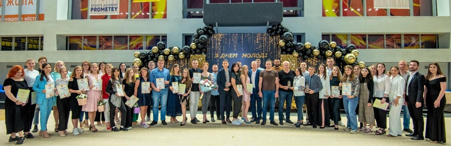 Андрій Білоусов вручив нагороди найактивнішим молодим людям Кам’янського