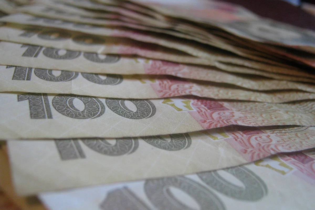 Соціальна допомога від держави в грудні: хто, крім ВПО, може отримати та що для цього потрібно 