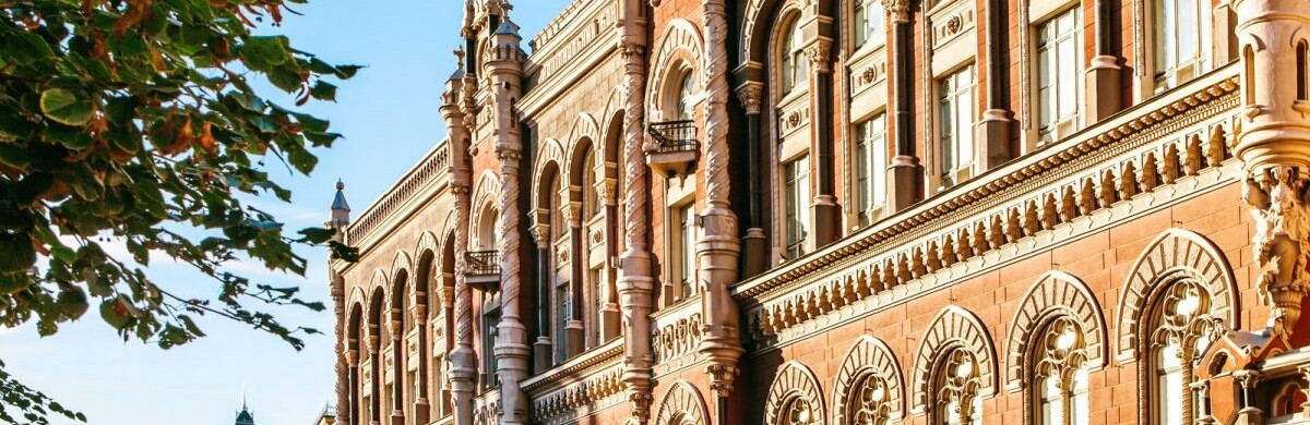 НБУ випустив пам'ятні медалі, присвячені містам Охтирка та Волноваха: вже є у продажі