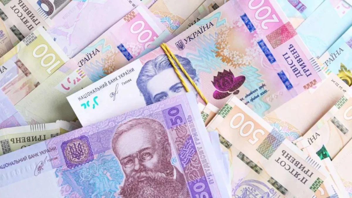 Пенсія за вислугу років: кому і в якому розмірі належить