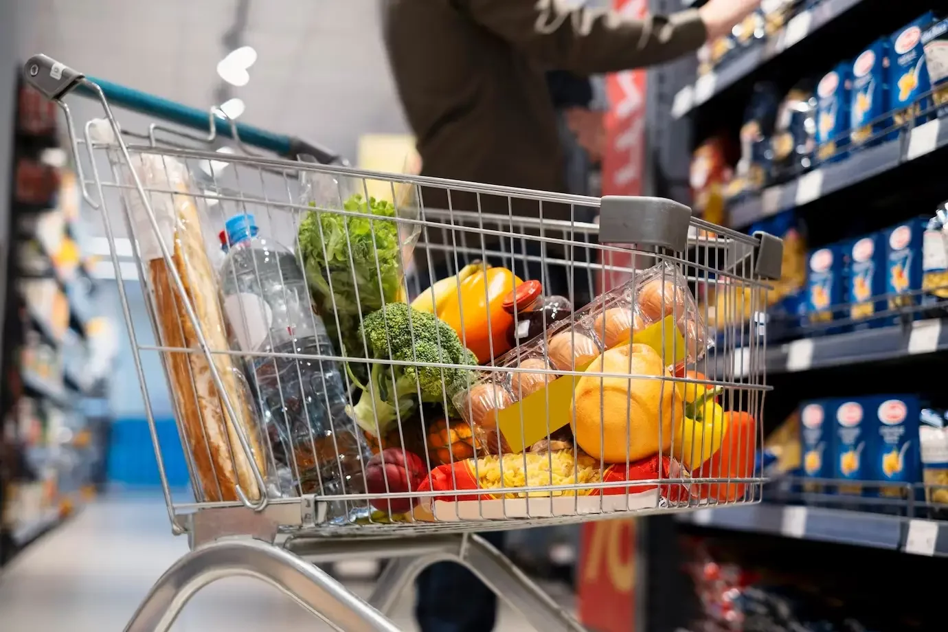 АТБ пропонує знижки до 50%: коли і де можна буде купити продукти за півціни