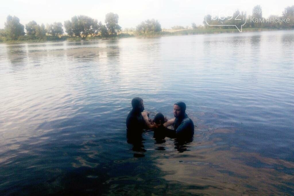 В ахтубинске утонул мужчина. Утопили машину на рыбалке. Астрахань река. Тонущий человек. Астрахань паводок.