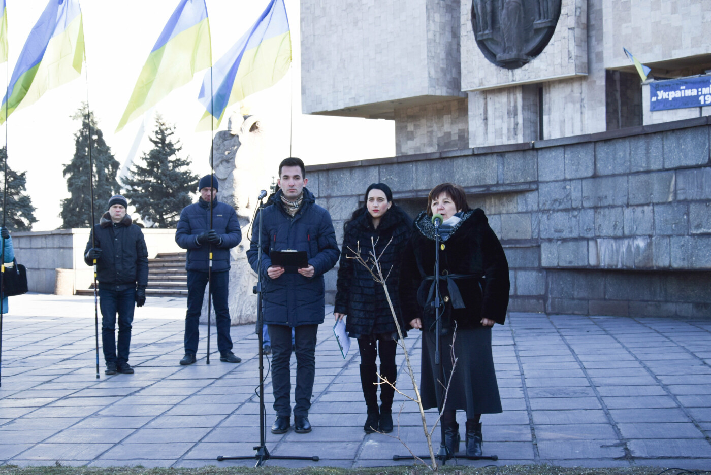 В Каменском вспоминали жертв голодомора 1932-1933 годов, фото-1 В Каменском вспоминали жертв голодомора 1932-1933 годов, фото-1