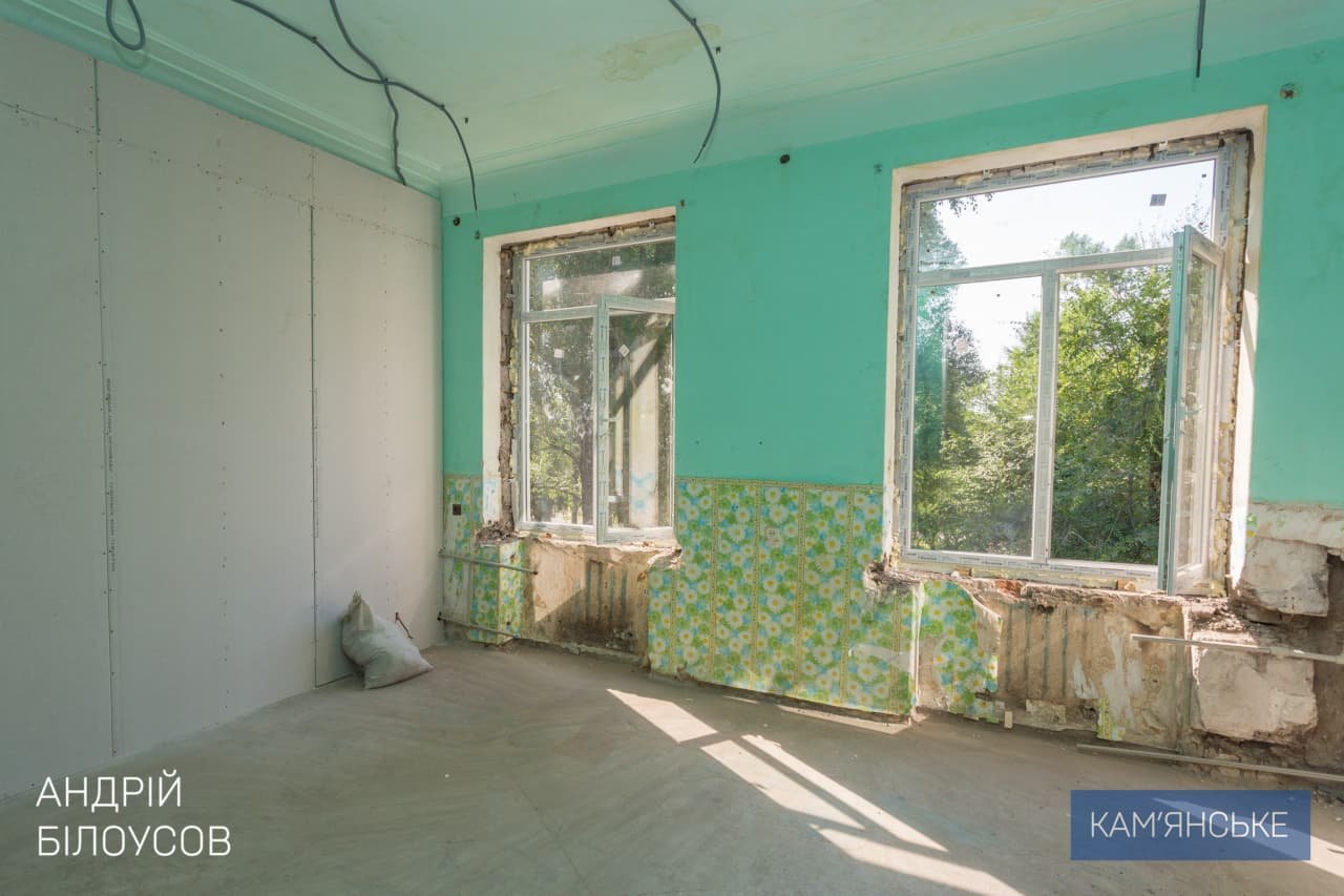 Больницы Каменского продолжают приводить в порядок, фото-1