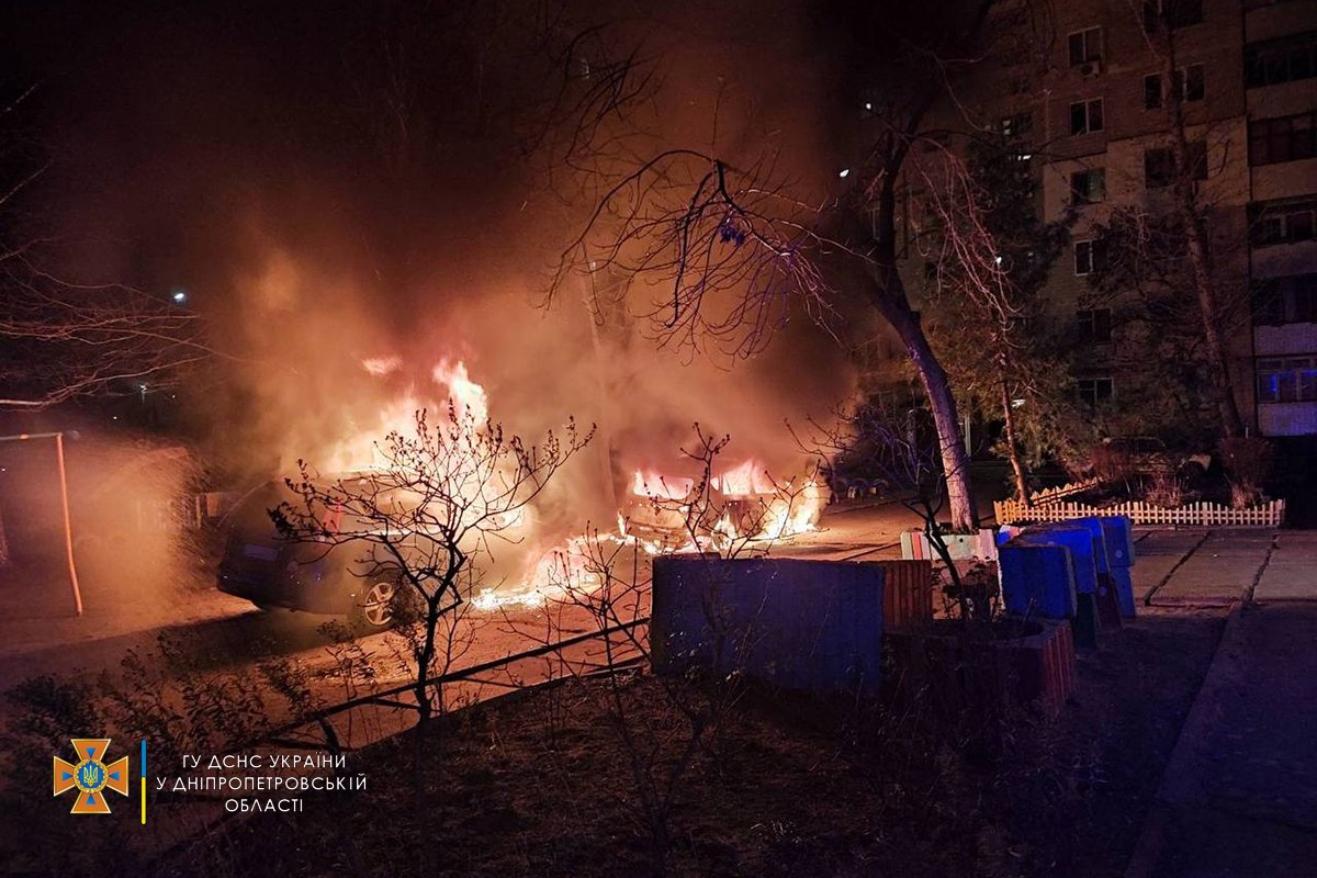 В Каменском на Харьковской сгорели два автомобиля