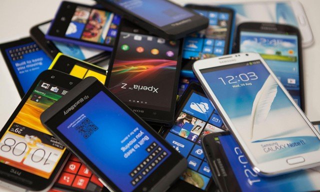 Найди свой телефон - полицейские Каменского изъяли украденные телефоны и планшеты