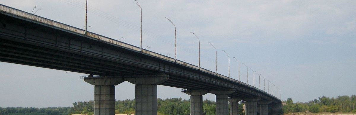 В Каменском в очередной раз просят завершить строительство моста В Каменском в очередной раз просят завершить строительство моста, Анжелика Кудряшкина