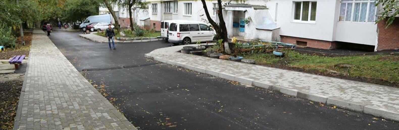 В Каменском просят сделать пешеходные дорожки на 4 и 5 микрорайонах В Каменском просят сделать пешеходные дорожки на 4 и 5 микрорайонах, Анжелика Кудряшкина