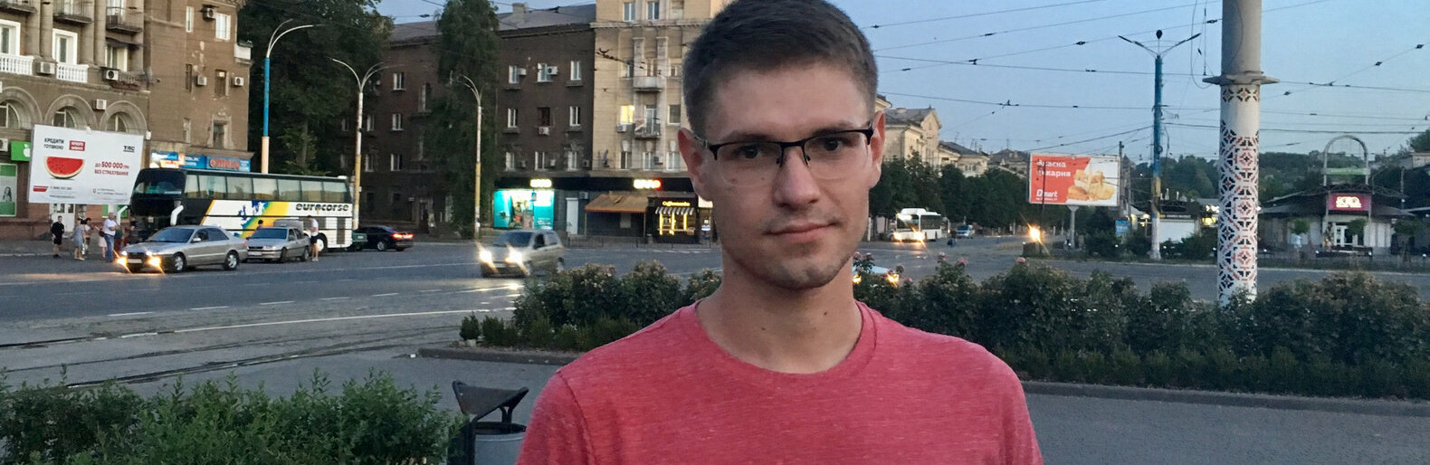 Євген Крохмаль – член політичної партії «Бджола» Євген Крохмаль – член політичної партії «Бджола»