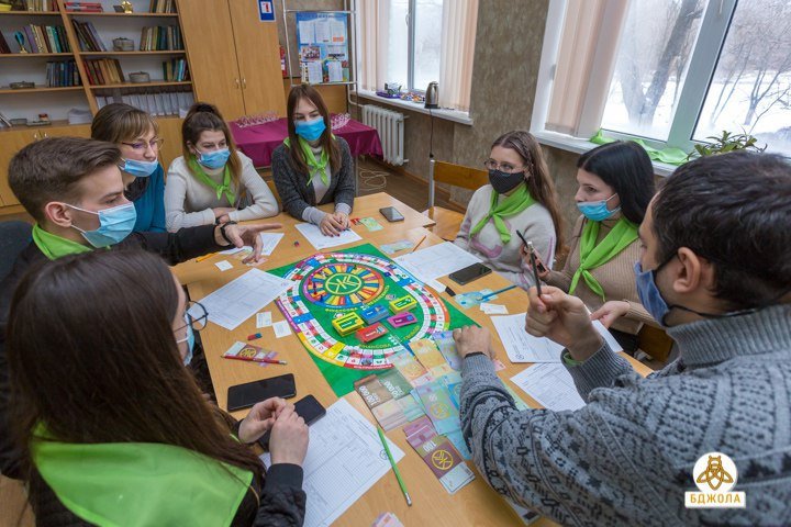 Школярі Кам’янського беруть участь у чемпіонаті з фінансової грамотності 