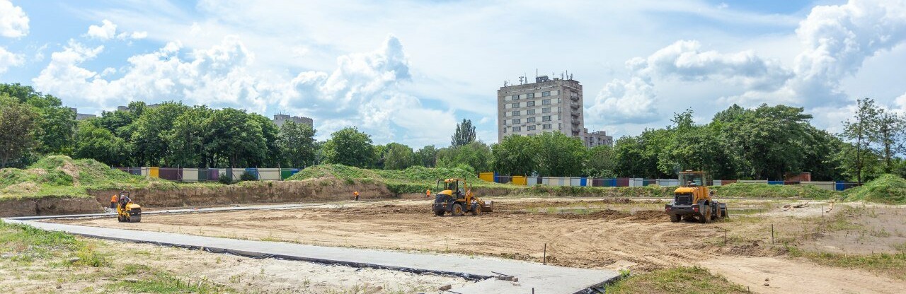 В Каменском возобновили строительство ледовой арены