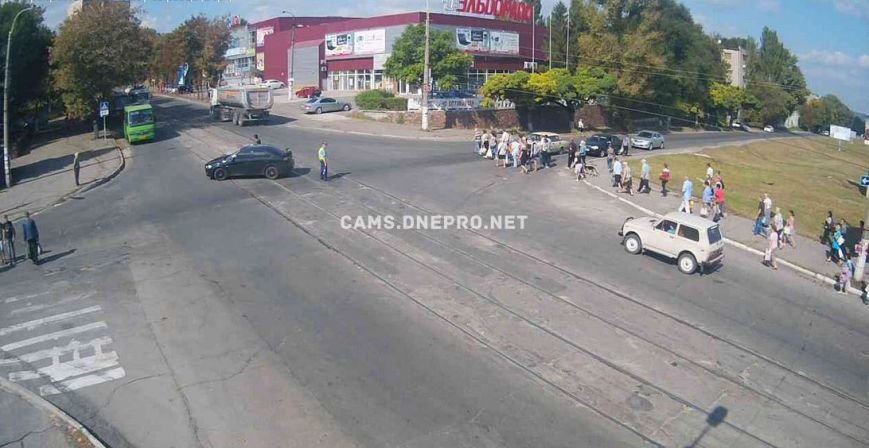 В Днепродзержинске произошло ДТП на пересечении проспекта Аношкина и улицы Сыровца (фото) - фото 1